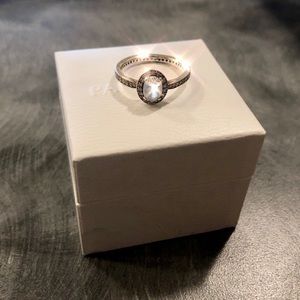 Pandora vintage elegance ring, clear CZ size 7.5